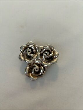 Silver Floral Trio Rose Brooch - Classic Women’s Jewelry
